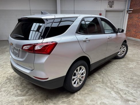Used 2021 Chevrolet Equinox LS w/ LS Convenience Package image 6
