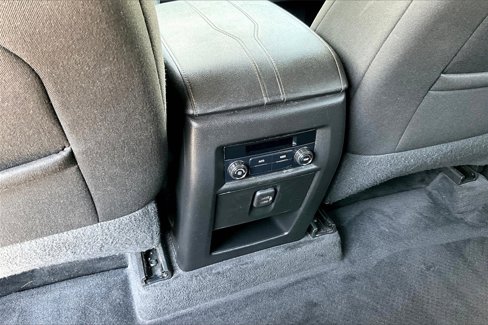 Used 2020 Chevrolet Traverse LS image 10