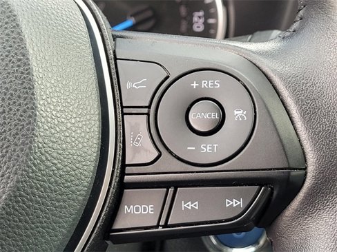 Used 2022 Toyota RAV4 XLE Premium image 27
