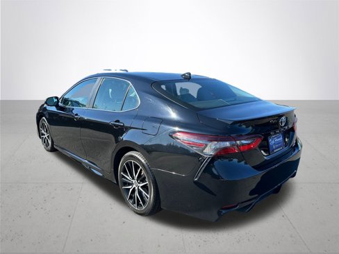 Used 2023 Toyota Camry SE image 9