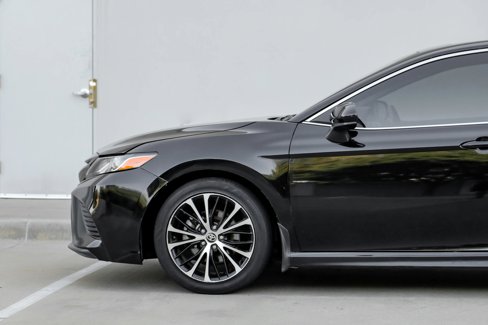 Used 2020 Toyota Camry SE image 9