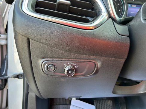 Used 2022 Chevrolet Equinox LT image 18