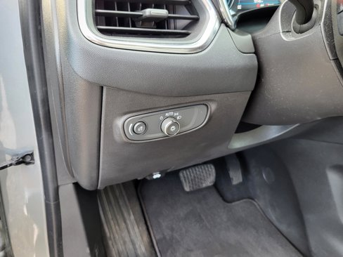 Used 2023 Chevrolet Equinox LT image 19