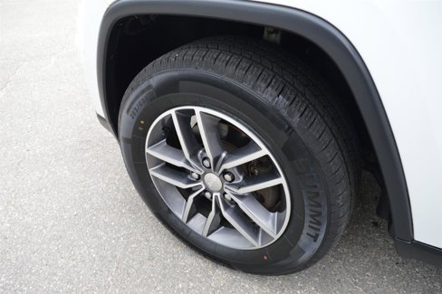 Used 2018 Jeep Grand Cherokee Limited image 9