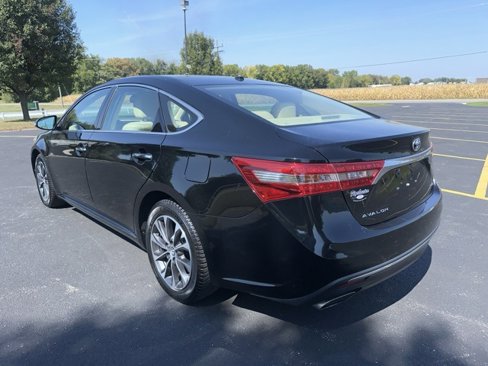 Used 2017 Toyota Avalon XLE image 5