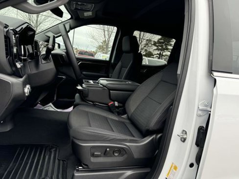 Used 2024 GMC Sierra 1500 SLE image 8