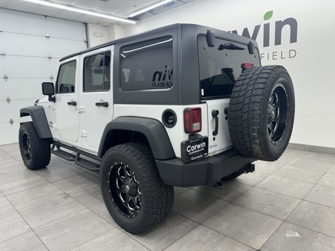 Used 2013 Jeep Wrangler Unlimited Sport image 2