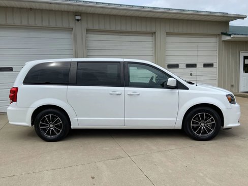 Used 2019 Dodge Grand Caravan SXT w/ Blacktop Package image 7