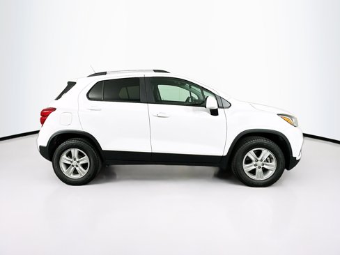 Used 2022 Chevrolet Trax LT w/ Driver Confidence Package image 10