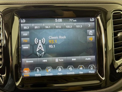 Used 2018 Jeep Compass Limited w/ Navigation Group image 18