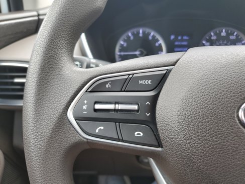 Used 2020 Hyundai Santa Fe SE image 9