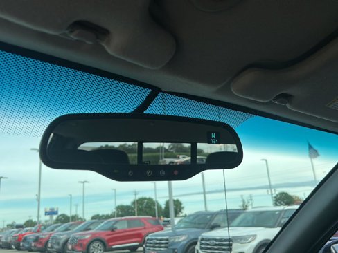 Used 2010 GMC Canyon SLE image 18