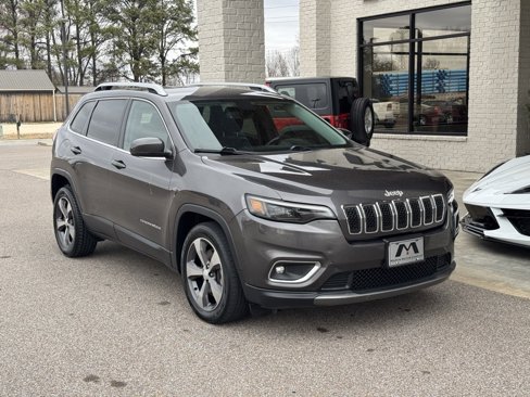 Used 2019 Jeep Cherokee Limited image 18