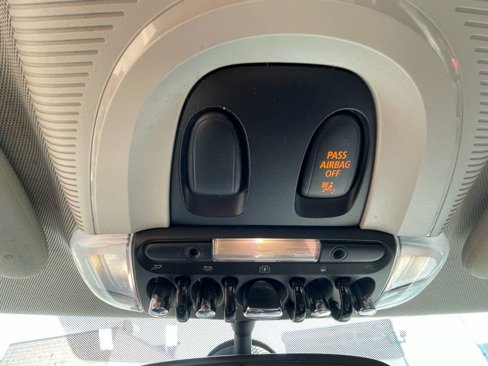 Used 2018 MINI Cooper 2-Door Hardtop image 25