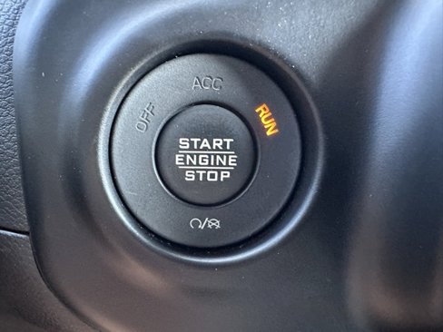 Used 2022 Jeep Wrangler Unlimited Sahara w/ Cold Weather Group image 30