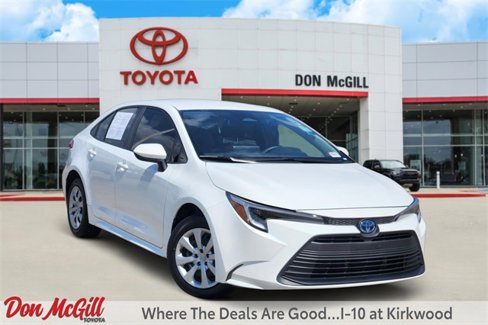 Certified 2024 Toyota Corolla LE image 1