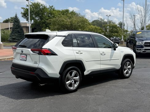 Used 2021 Toyota RAV4 XLE Premium image 8