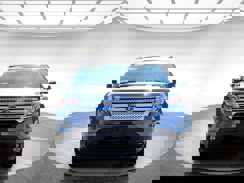 Used 2015 Ford Explorer XLT w/ Equipment Group 202A image 2