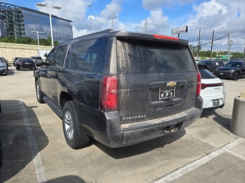 Used 2018 Chevrolet Suburban LT image 4