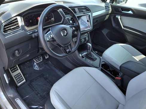 Certified 2019 Volkswagen Tiguan SEL Premium R-Line image 10