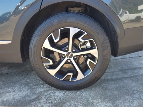 Used 2025 Kia Sportage EX image 7