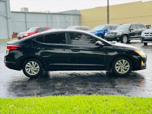 Used 2019 Hyundai Elantra SE image 9