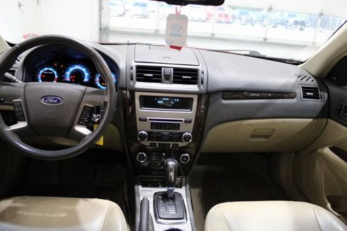 Used 2010 Ford Fusion SEL image 16