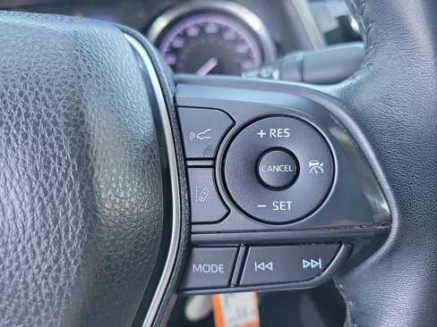 Used 2019 Toyota Camry L image 6