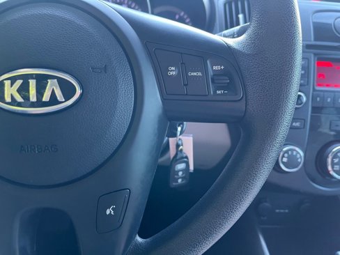 Used 2012 Kia Forte EX image 29