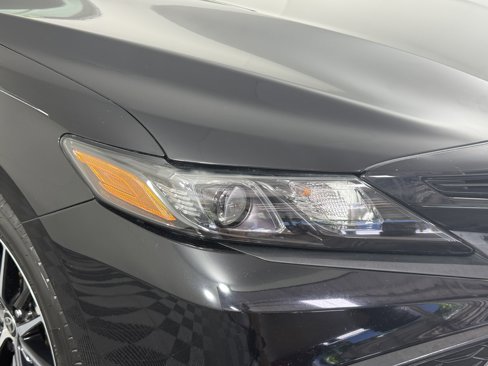 Used 2021 Toyota Camry SE image 7