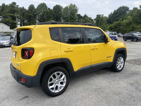 Used 2016 Jeep Renegade Latitude image 5