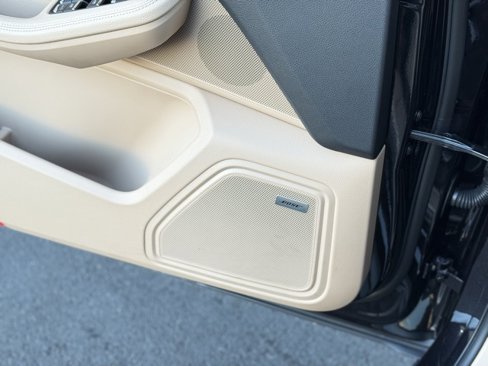 Certified 2025 Porsche Macan image 15