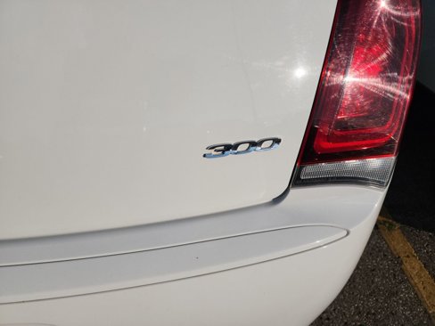 Used 2019 Chrysler 300 Touring w/ Sport Appearance Package image 16