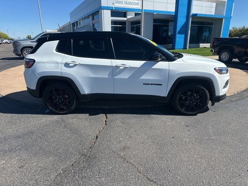 Used 2022 Jeep Compass Altitude image 30