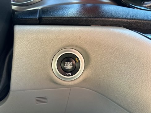 Used 2021 Chrysler Voyager Lxi image 18