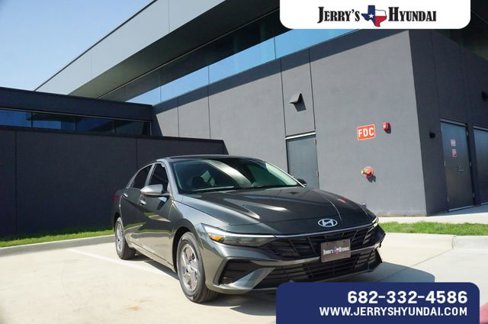 New 2025 Hyundai Elantra SE image 1