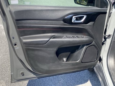 Used 2022 Jeep Compass Trailhawk image 20