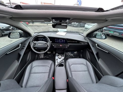 Used 2023 Kia Niro Wave image 14