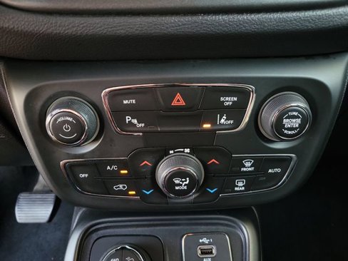 Used 2021 Jeep Compass Trailhawk image 14