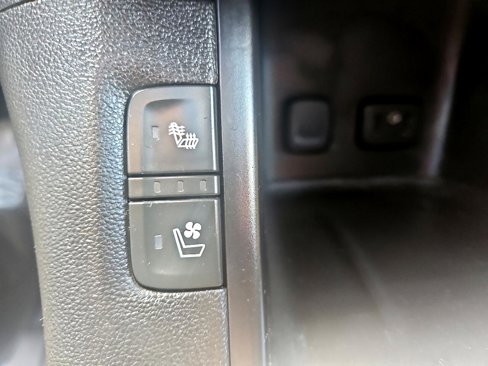Used 2017 GMC Acadia Denali w/ Technology Package image 34