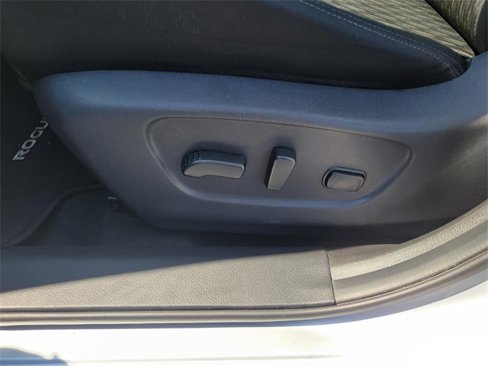Used 2020 Nissan Rogue SV image 22