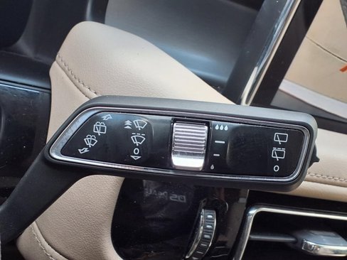 Used 2021 Lincoln Nautilus FWD image 17
