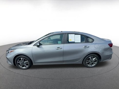 Used 2024 Kia Forte LXS image 9