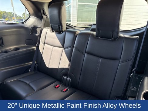 Used 2016 Nissan Pathfinder Platinum image 17