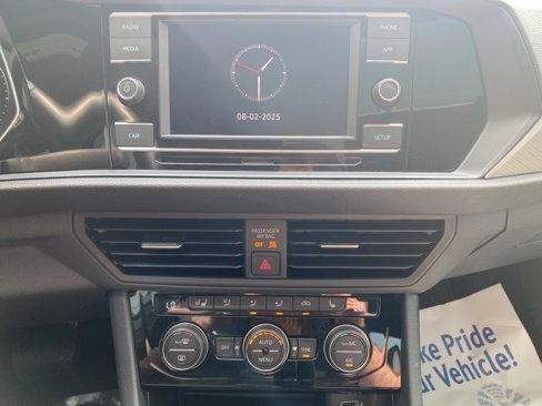 Used 2019 Volkswagen Jetta R-Line image 17