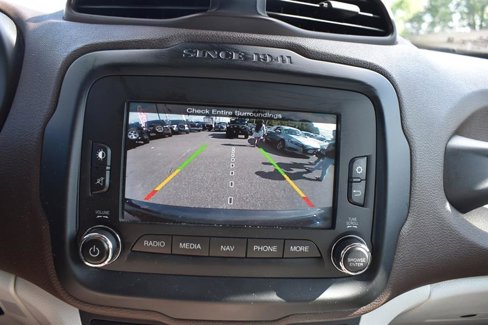 Used 2016 Jeep Renegade Limited image 19