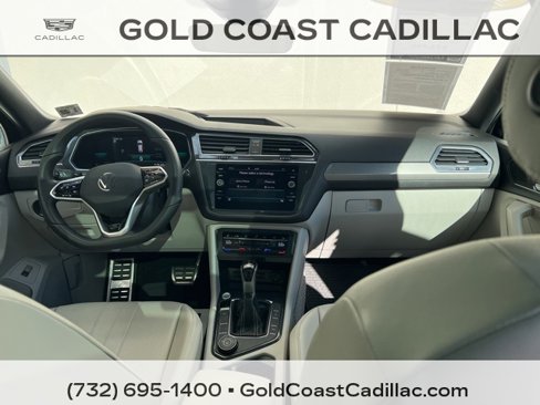 Used 2022 Volkswagen Tiguan SE R-Line image 9