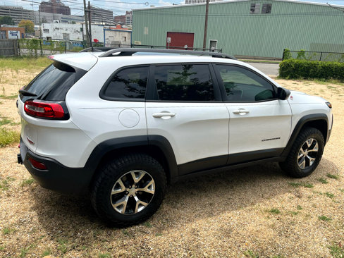 Used 2018 Jeep Cherokee Trailhawk w/ Quick Order Package 27L image 9