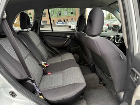 Used 2005 Toyota RAV4 4WD image 12