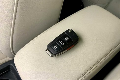 Used 2020 Audi Q3 2.0T Prestige w/ Prestige Package image 13